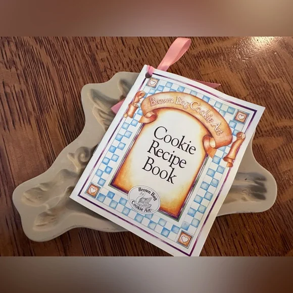 Brown Bag Decorative Flying Pig Cookie Mold - Picture 3 of 5